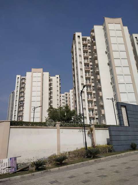 2 BHK Flat In Shree Vardhman Mantra Towers for Rent  In Sector 67