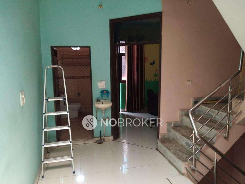 1 BHK House for Rent  In  Sector 11