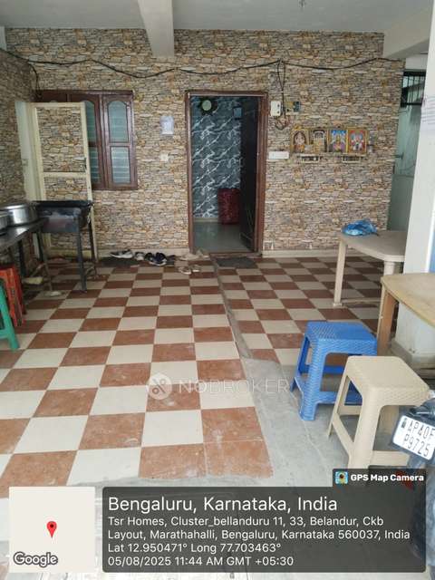 PG for Boys in Cool Land, Juice And Snacks