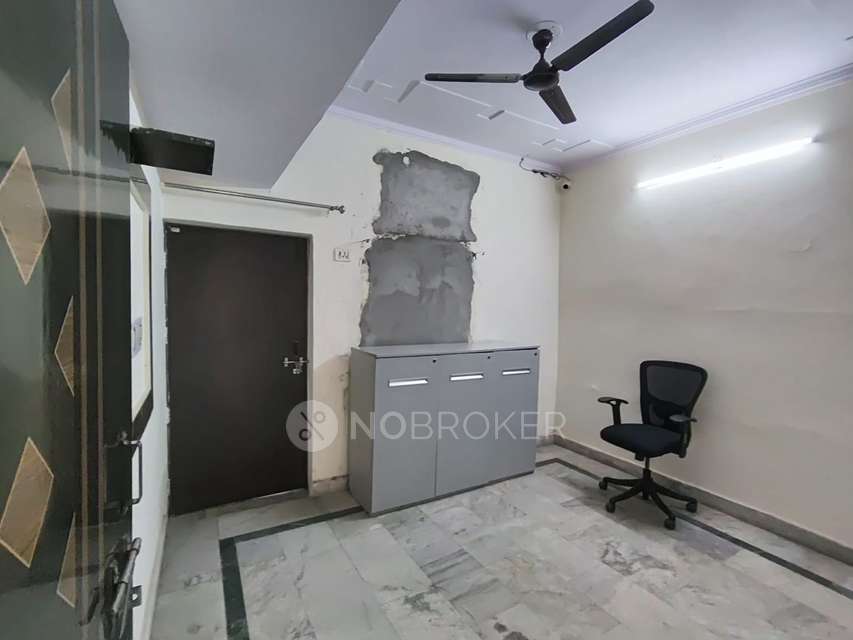 2 BHK Flat In Sb for Rent  In C4e Janakpuri