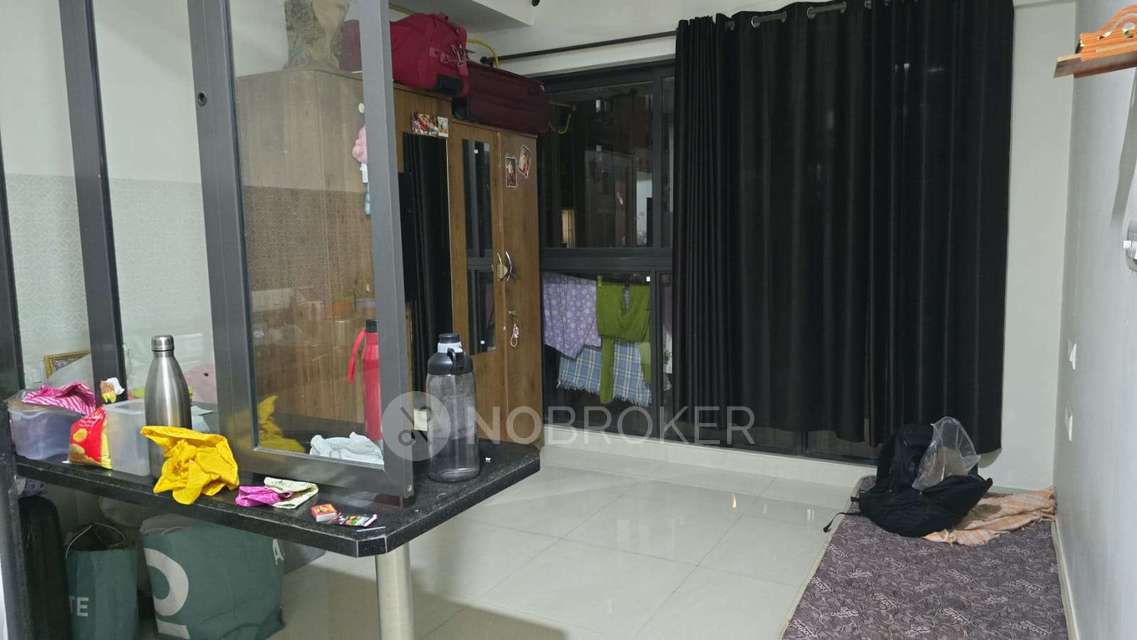 Shared Room for Female In 1 BHK  In Lodha Crown Power Force  In Thane