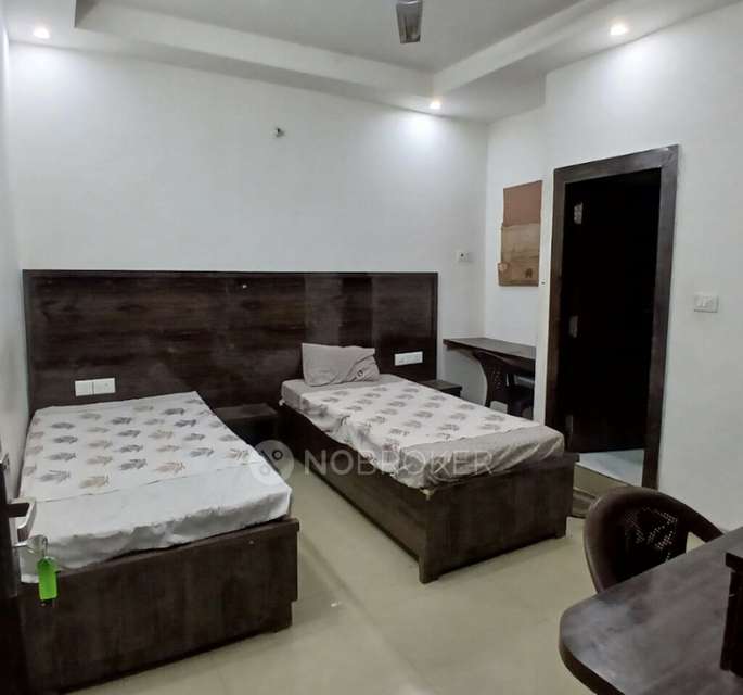 PG for Boys in Sector 130