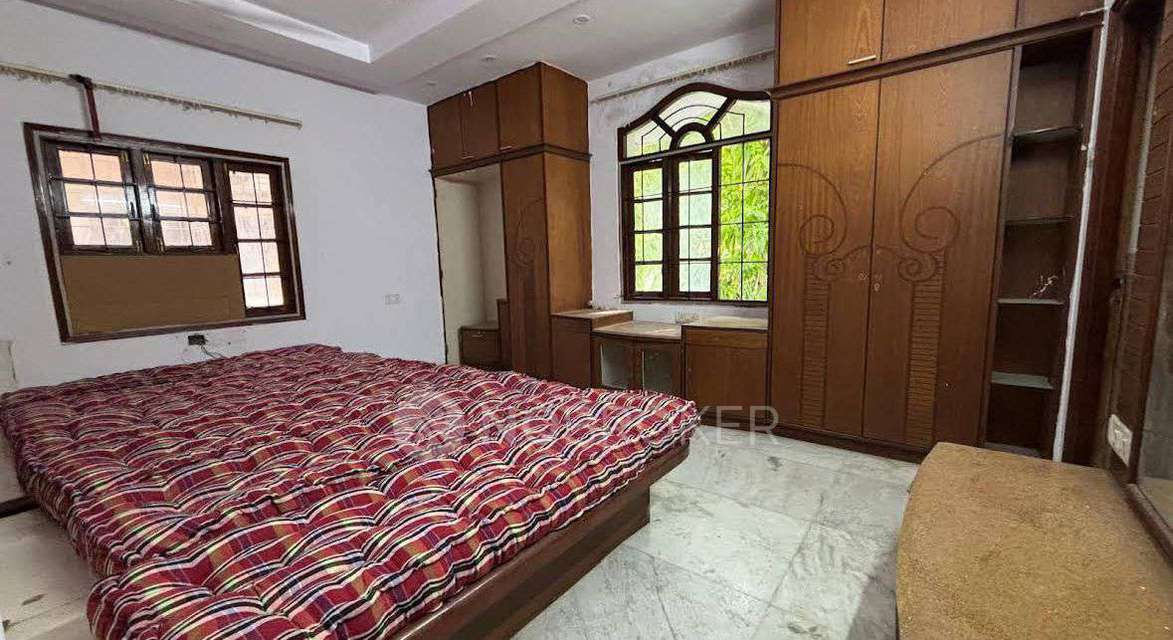 PG for Girls in  Begumpet, 