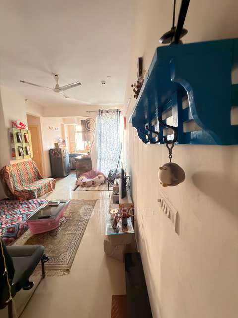 Single Room for Female In 2 BHK  In Zara Rossa In Sector 112