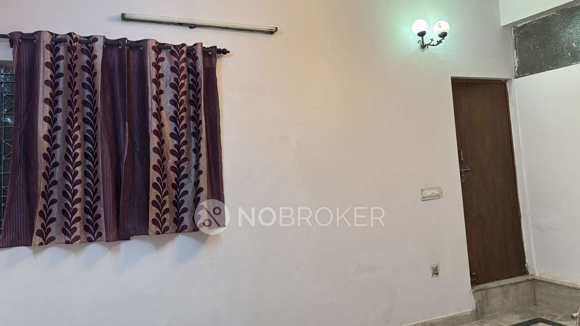 Shared Room for Female In 2 BHK  In Rooms On Rent