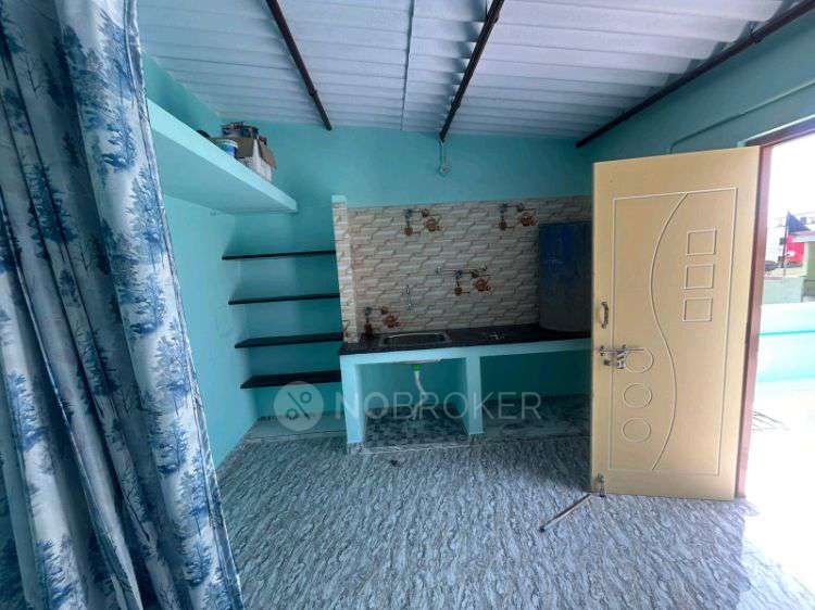 Commercial Property in Ioc Road, Chennai for Rent 