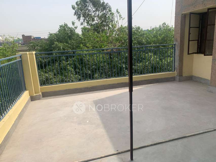 2 BHK Flat In Rwa Block R for Rent  In Dilshad Garden