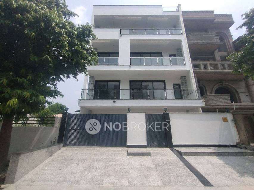 Single Room for  In 2 BHK  In Pitampura