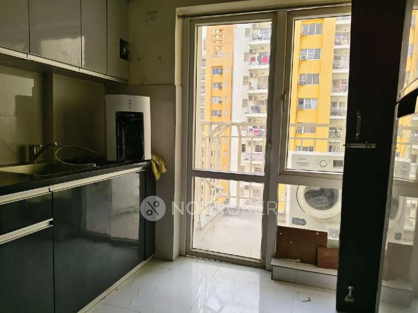 3 BHK Flat In Bptp Park Grandeura For Sale  In Sector 82