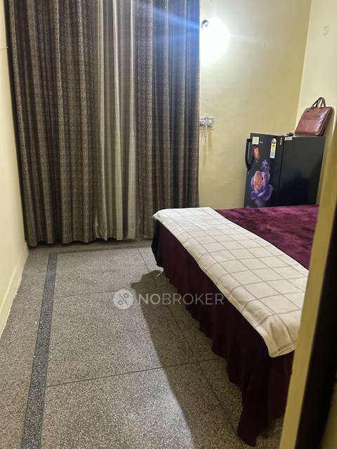 1 BHK House for Rent  In Sector 33