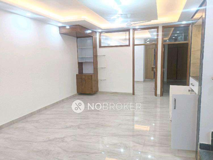 3 BHK Flat In Standalone Building  For Sale  In Chittaranjan Park