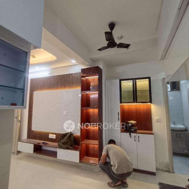 2 BHK Flat In Om Tower For Sale  In Sector 112
