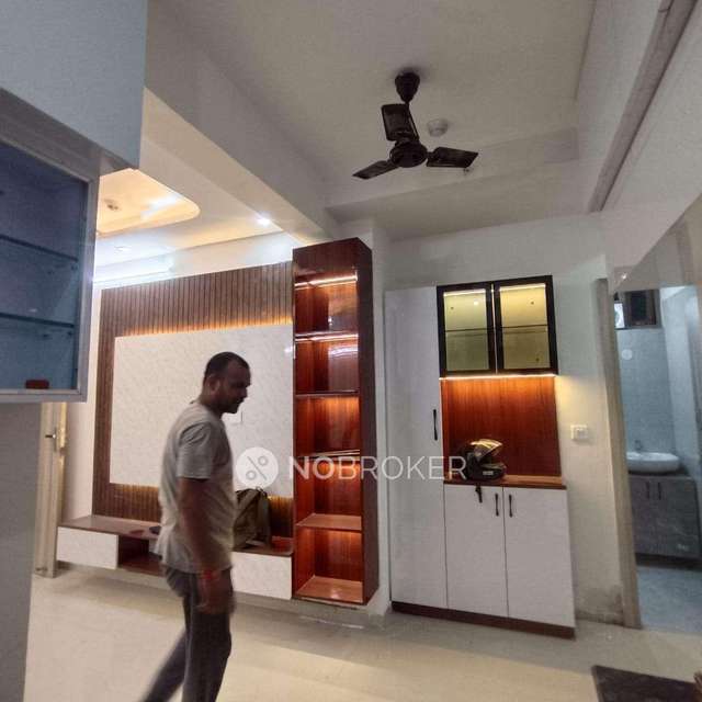 2 BHK Flat In Om Tower For Sale  In Sector 112