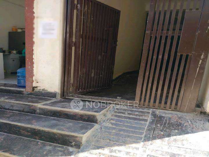 1 RK Flat for Rent  In  Tolstoy Road, New Delhi