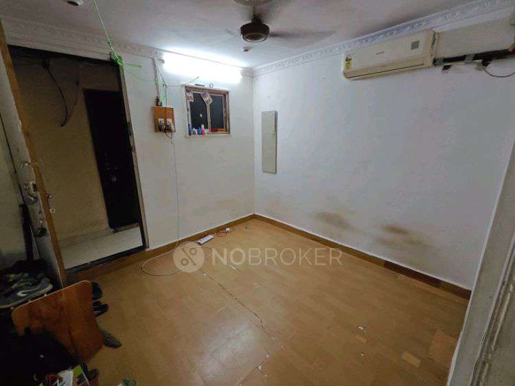 Shared Room for Male In 1 RK  In Sybli Vaz House,jb Nagar Near Chakala Metro In Chakala Metro Station