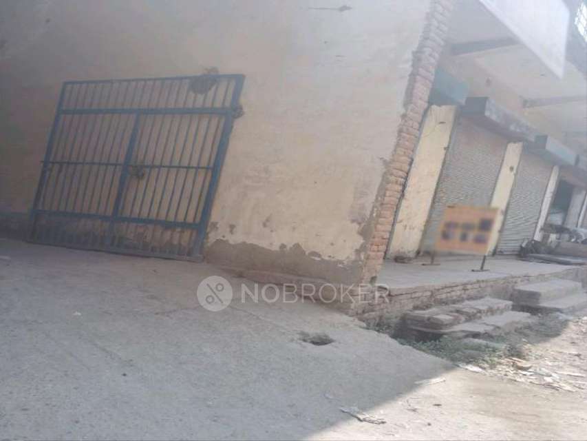 Godown/Warehouse in Gaur City 2, Ghaziabad for Rent 