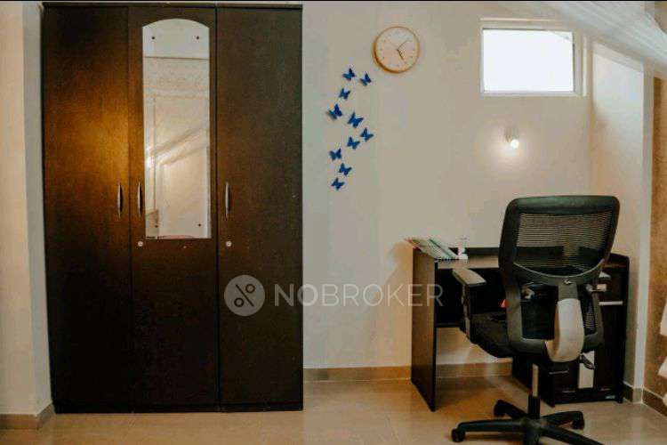 Single Room for Female In 3 BHK  In Smondoville In Smondoville