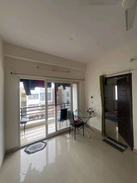 Single Room for Male In 2 BHK  In Uber Heights  In Serilingampalle