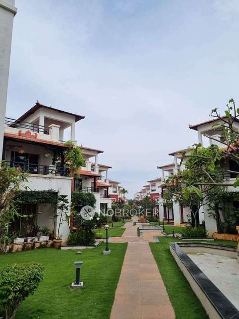 Single Room for Male In 4 BHK  In Nusa Dua