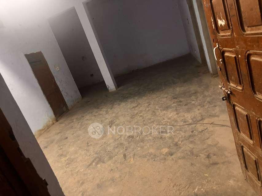 Godown/Warehouse in Madipur Village, Delhi for Rent 