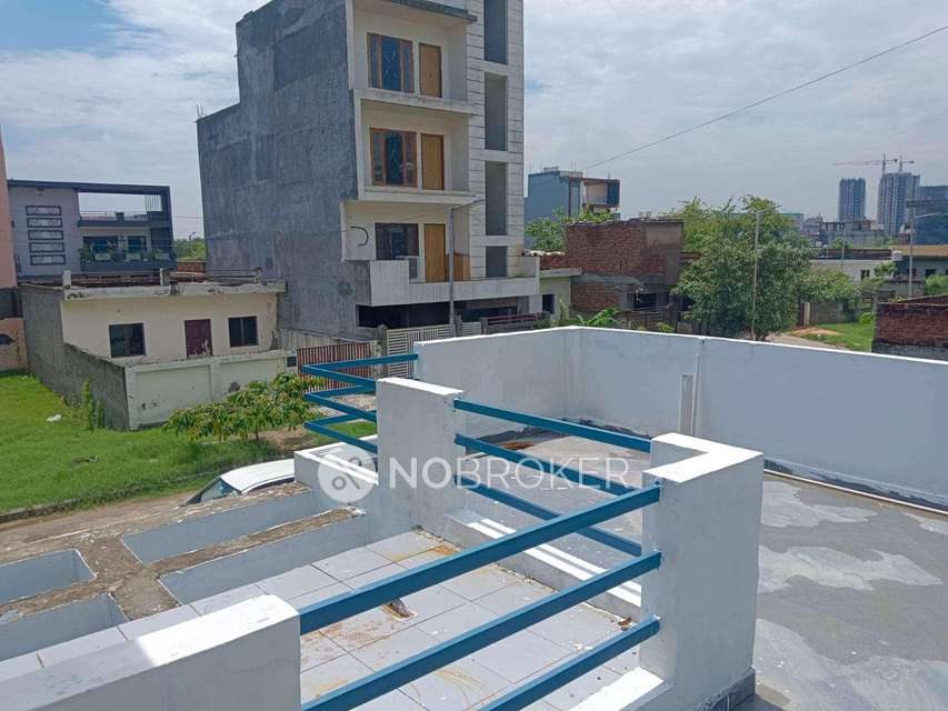 4 BHK Villa In Kensington Park -2 For Sale  In Sector 128