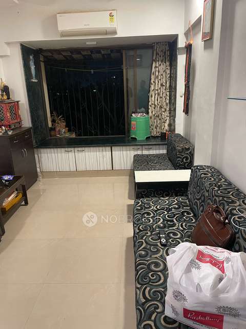 1 BHK Flat In Reputed Amisha Apartment for Rent  In Kandivali West
