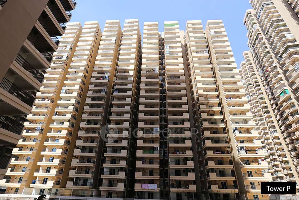 2 BHK Flat In 14th Avenue Gaur City 2 For Sale  In  Gaur City 2,