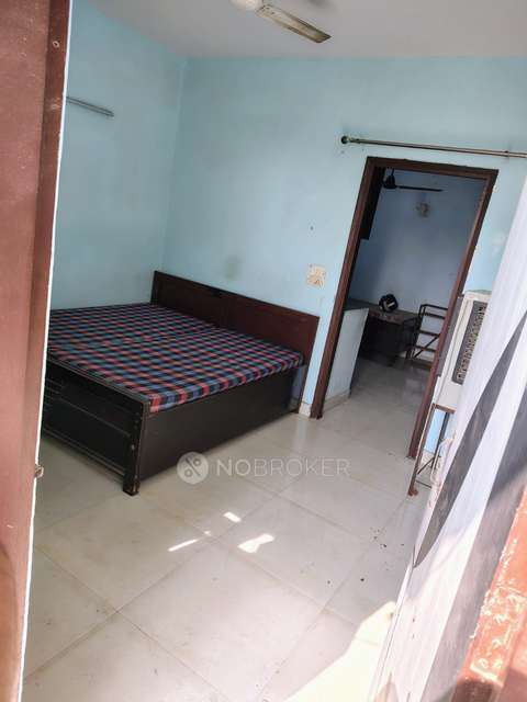 1 BHK Flat In Radha Rani Apartment Sector 49 For Sale  In Metro Parking