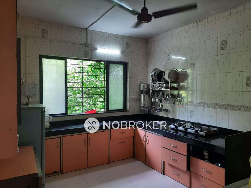 Single Room for Female In 3 BHK  In Snehalatha Hsg Society, Laxmi Nagar In Parvati Darshan