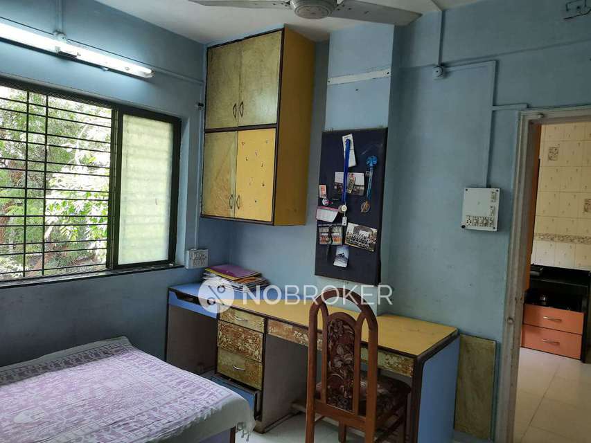 Single Room for Female In 3 BHK  In Snehalatha Hsg Society, Laxmi Nagar In Parvati Darshan