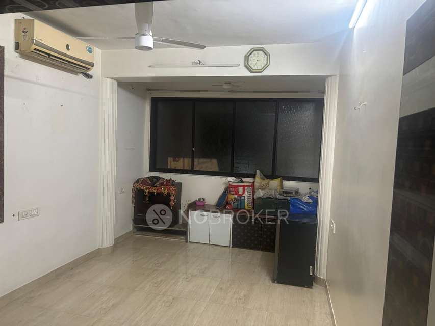 2 BHK Flat In Kandivali West for Rent  In Madhurima Society B Wing