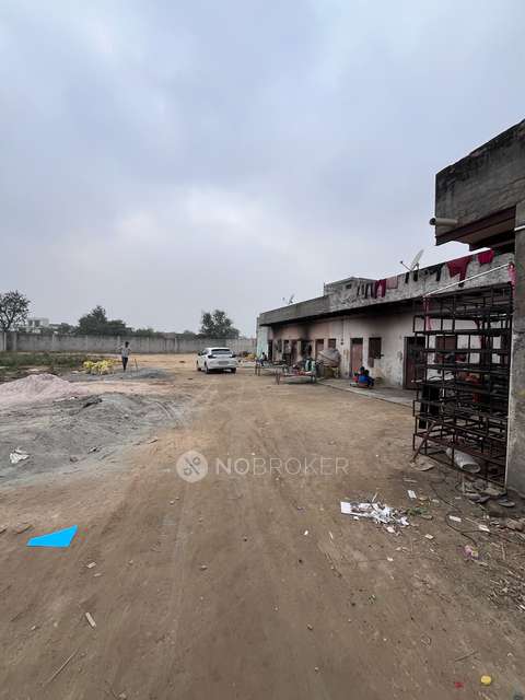 Godown/Warehouse in Dm Palace, Ghaziabad for Rent 