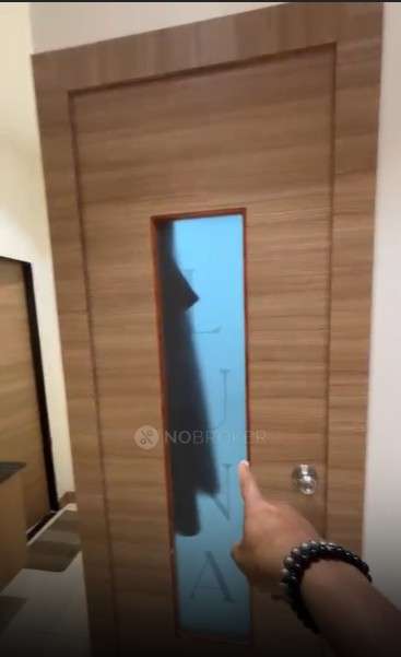 Shop in D N Nagar, Mumbai for Rent 