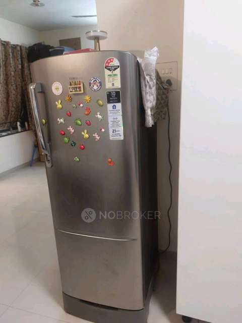 Shared Room for Female In 2 BHK  In Apartment In Warje