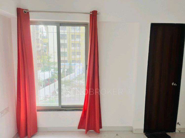 Shared Room for Female In 2 BHK  In Panama Park Porwal Road,lohegaon In Panama Park Co-operative Housing Society Ltd