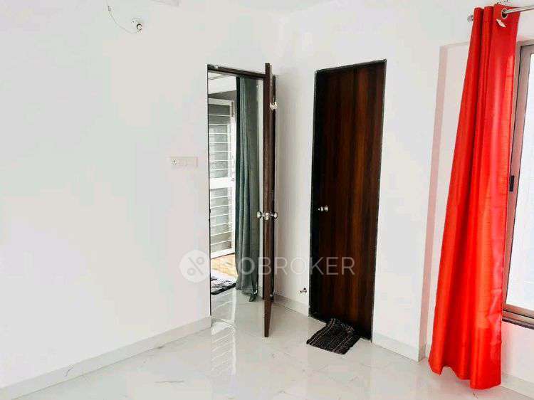 Shared Room for Female In 2 BHK  In Panama Park Porwal Road,lohegaon In Panama Park Co-operative Housing Society Ltd