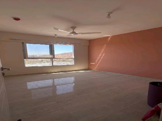 Single Room for Female In 2 BHK  In Highmont Socitey In Hinjawadi