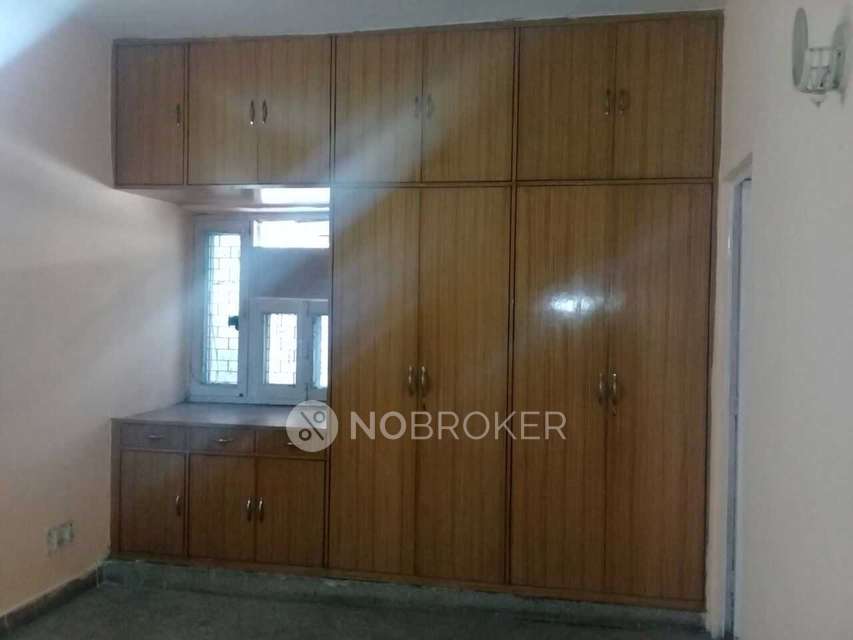 2 BHK Flat In Parytan for Rent  In Paryatan Vihar