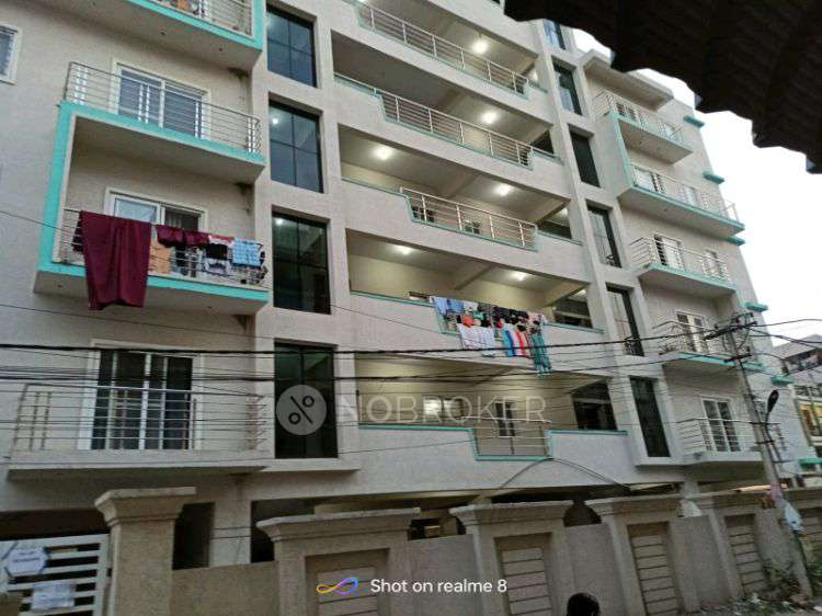 Single Room for Male In 3 BHK  In Sri Sai's Pride In Serilingampalle