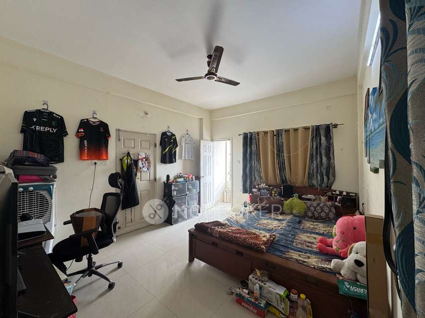 Single Room for Male In 4 BHK  In Atr Ajantha In New Tippasandra