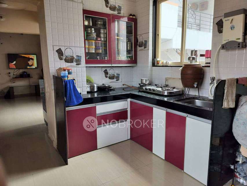 Shared Room for Female In 1 BHK  In Silkla In Somwar Peth