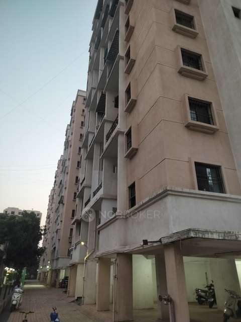 2 BHK Flat In Raheja Vistas Phase 3 For Sale  In Mohammed Wadi