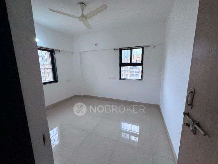 2 BHK Flat In Raheja Vistas Phase 3 For Sale  In Mohammed Wadi