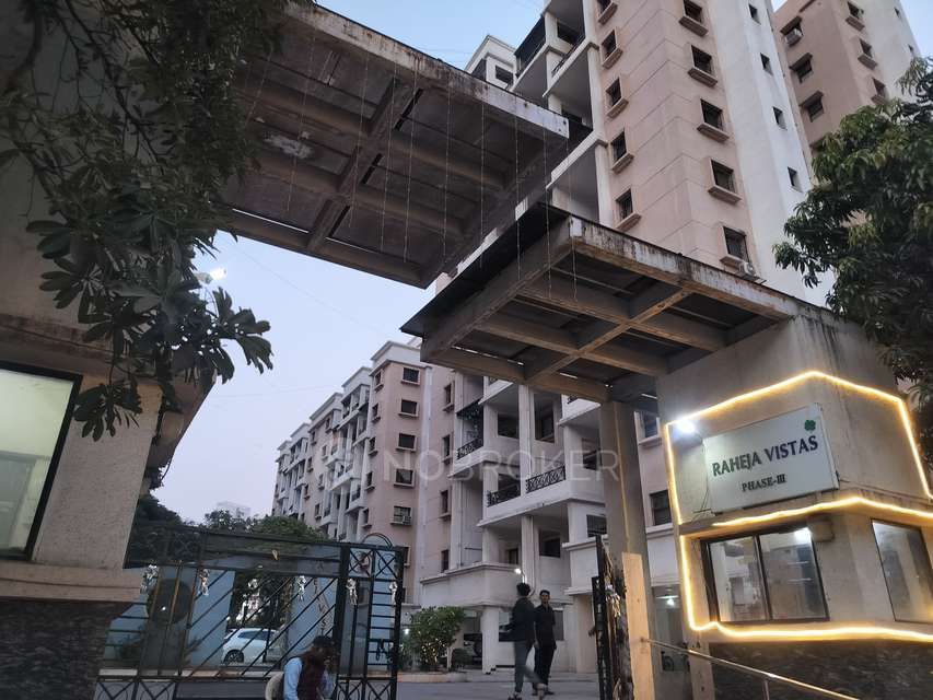 2 BHK Flat In Raheja Vistas Phase 3 For Sale  In Mohammed Wadi