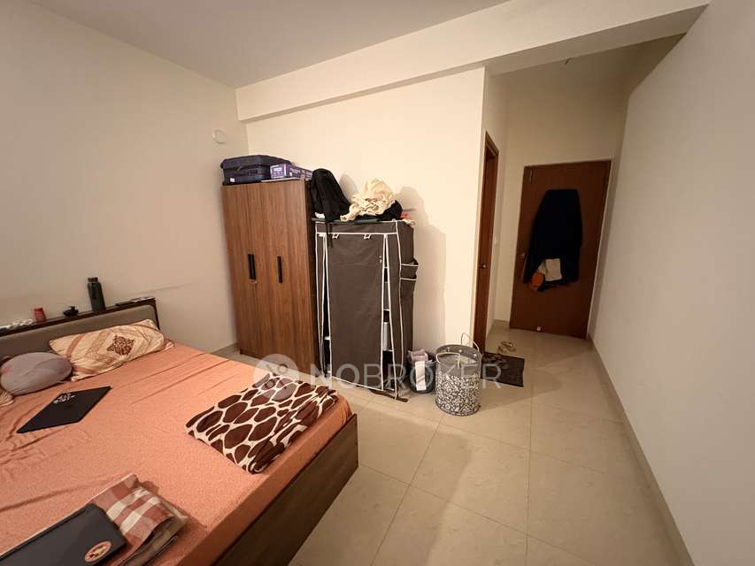 Single Room for Female In 3 BHK  In Vaswani Astoria  In Bellandur