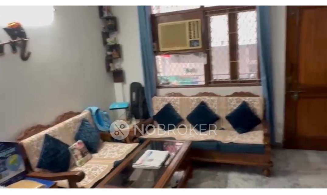 2 BHK Flat In Gautam Nagar For Sale  In Gautam Nagar