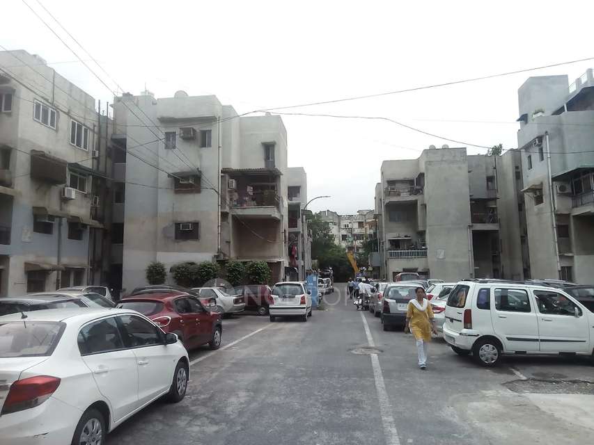 1 RK Flat In Sfs Flats Aastha Kunj for Rent  In Rohini