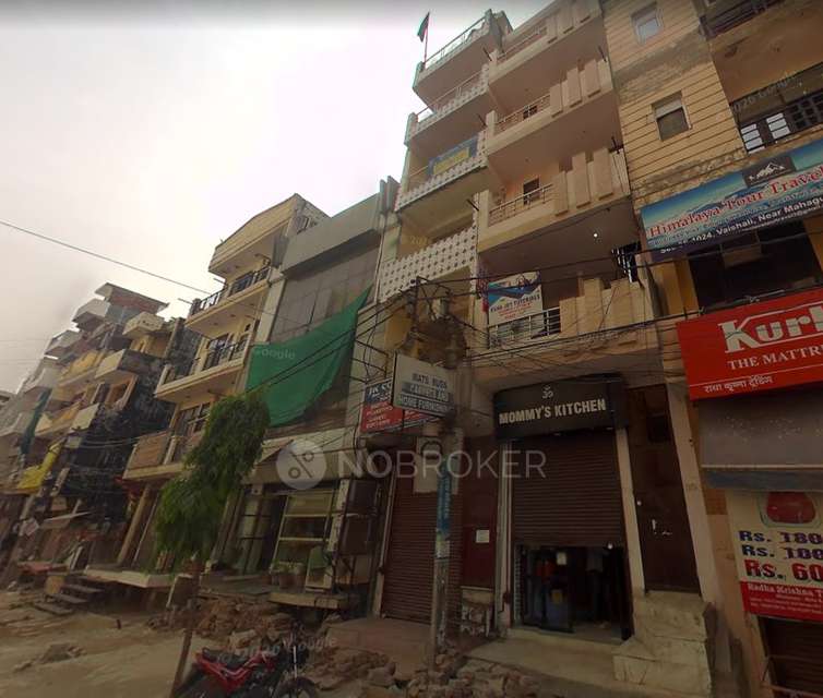 Shop in 824, Near Shiv Shakti Mandir, Sector 3, Vaishali, Ghaziabad, Uttar Pradesh 201019, India, Ghaziabad for Rent 