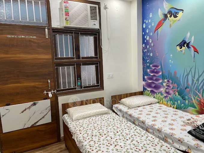 PG for Girls in Pocket 4, Phi Ii