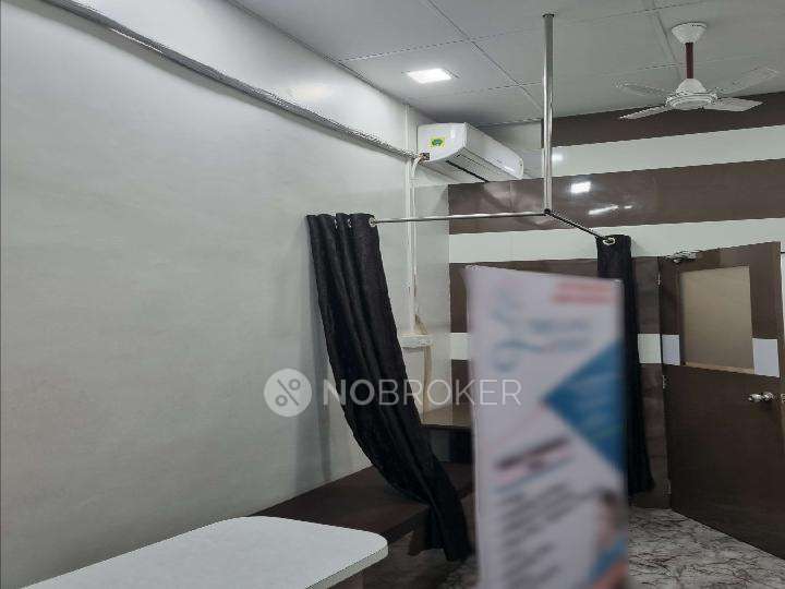 Shop in 90 Feet Road, Mumbai for sale 